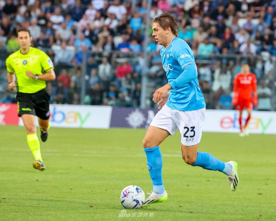 经吸引了不 经吸引了不